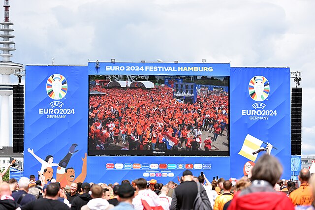 Los alemanes han visto como Inglaterra y España han pasado a los cuartos de la Eurocopa 2024 en sus pantallas callejeras.