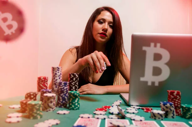 chica apostando con bitcoins